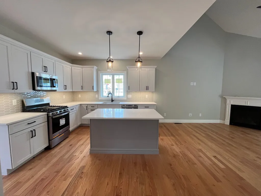 18 Mid Trail Crossing Lane Windham NH 03087