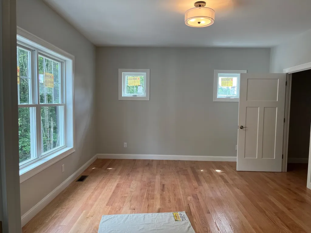 18 Mid Trail Crossing Lane Windham NH 03087