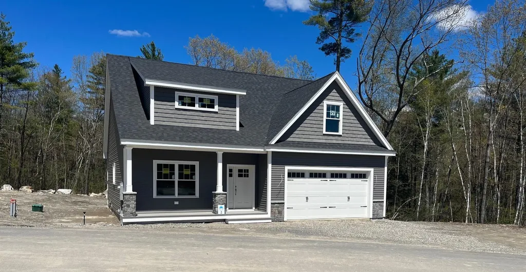 18 Mid Trail Crossing Lane Windham NH 03087