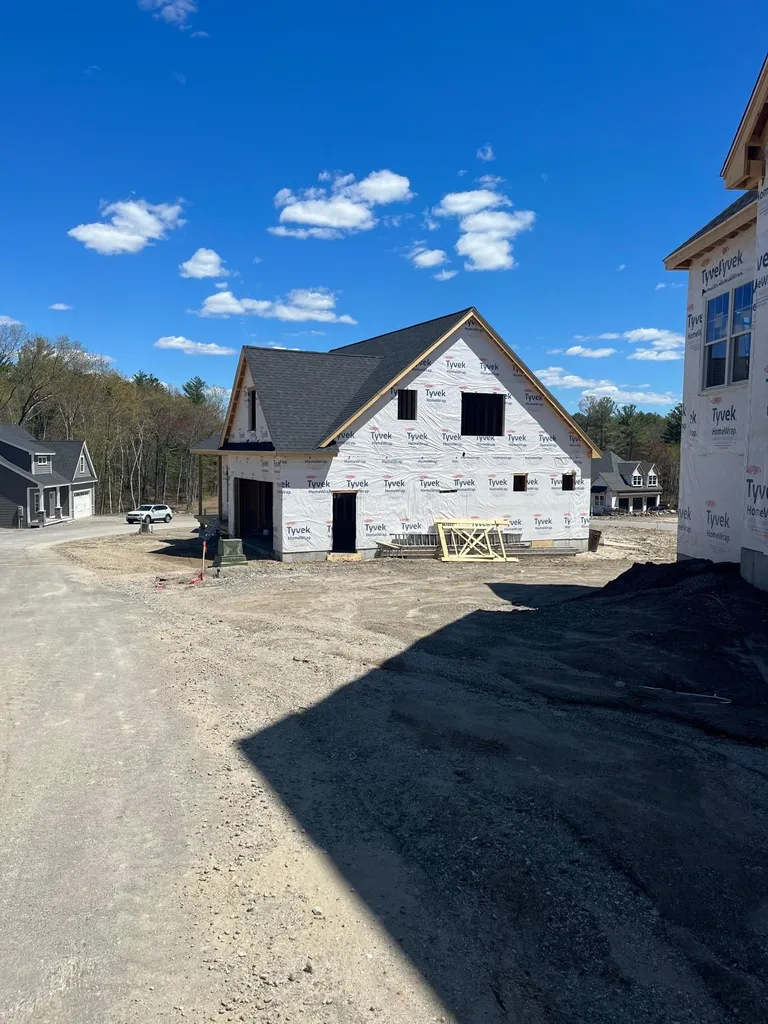 18 Mid Trail Crossing Lane Windham NH 03087