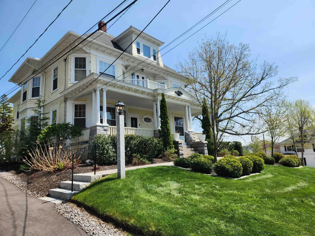 65 Hubbard Street Manchester NH 03104