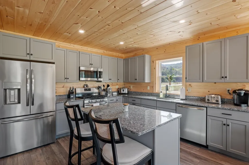 24 Melina's Way Thornton NH 03285