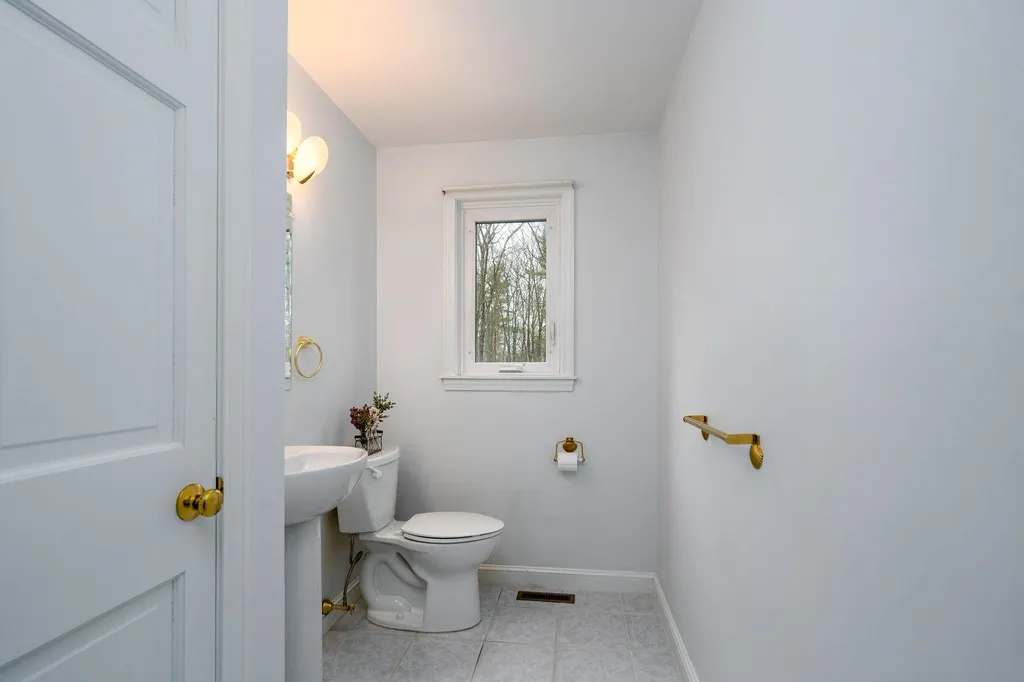 5 Hubbard Road Amherst NH 03031