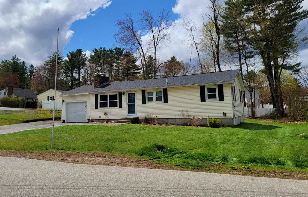 9 Pleasant View Drive Hooksett NH 03106