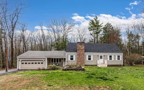 7 Laura Drive Rochester NH 03867