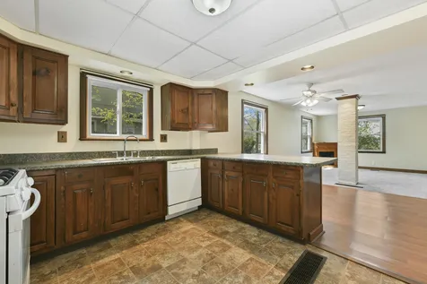 4 Bruce Street Nashua NH 03064