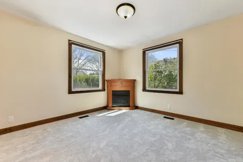 4 Bruce Street Nashua NH 03064