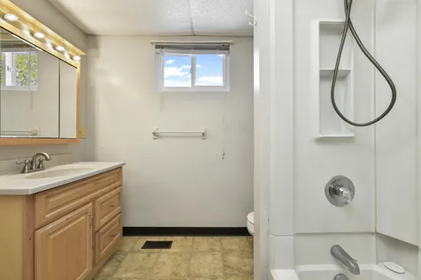 4 Bruce Street Nashua NH 03064