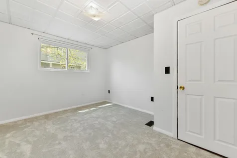 4 Bruce Street Nashua NH 03064