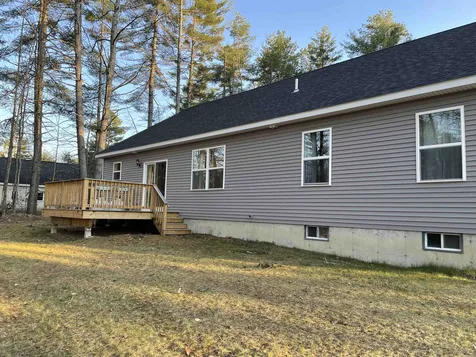 32 Barrington Circle Ossipee NH 03814