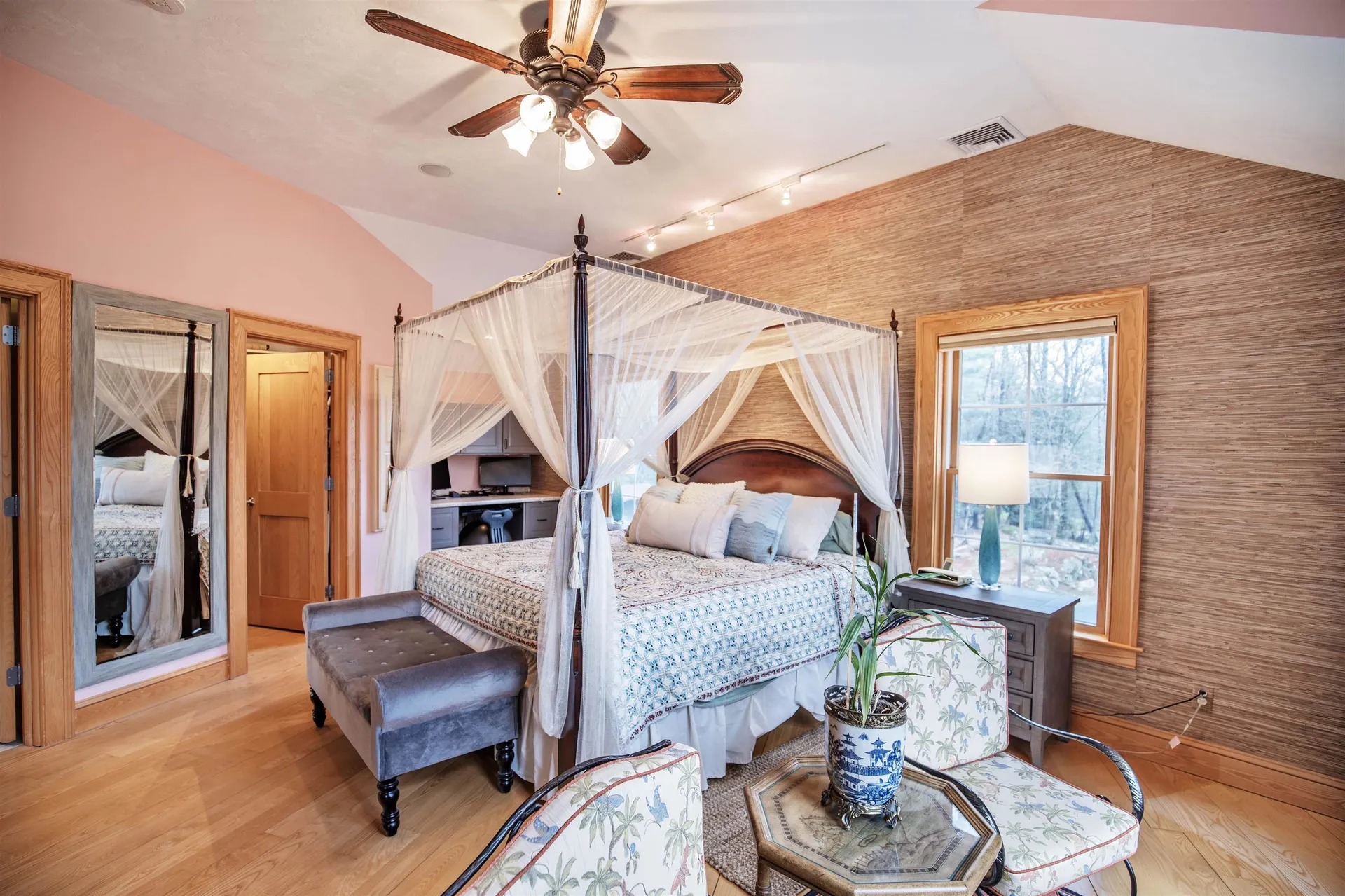 20 Victoria Drive Londonderry NH 03053