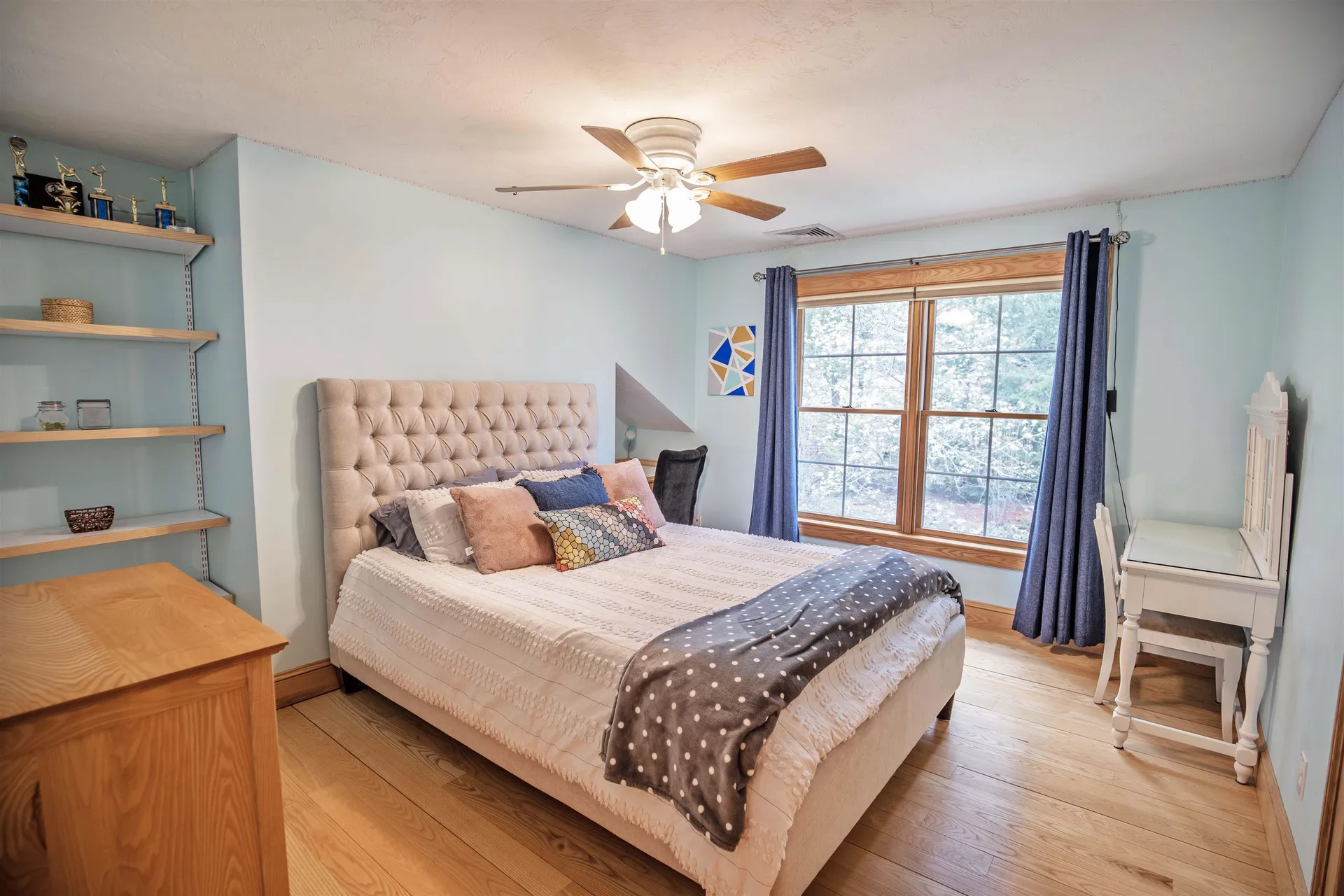 20 Victoria Drive Londonderry NH 03053