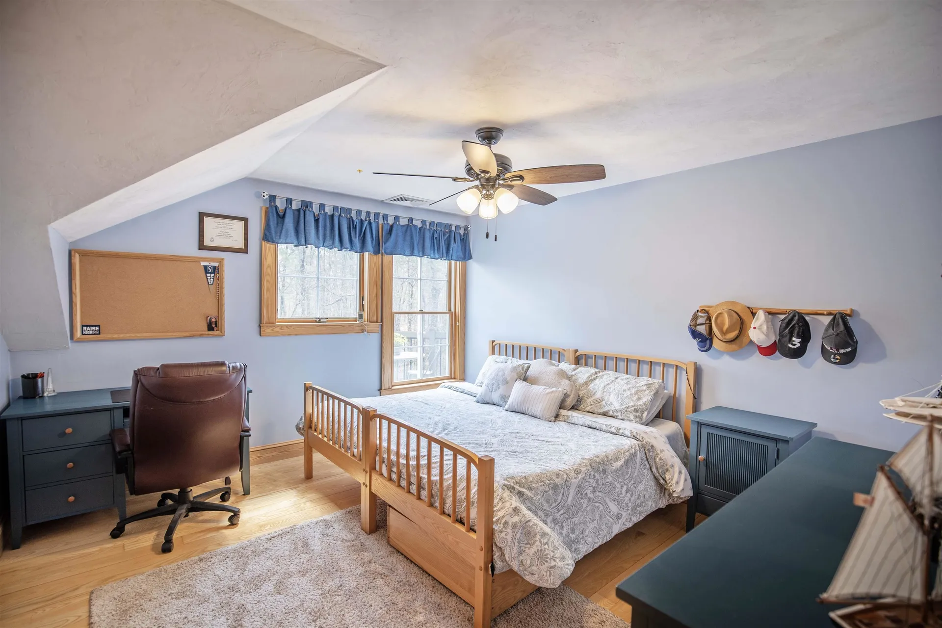 20 Victoria Drive Londonderry NH 03053