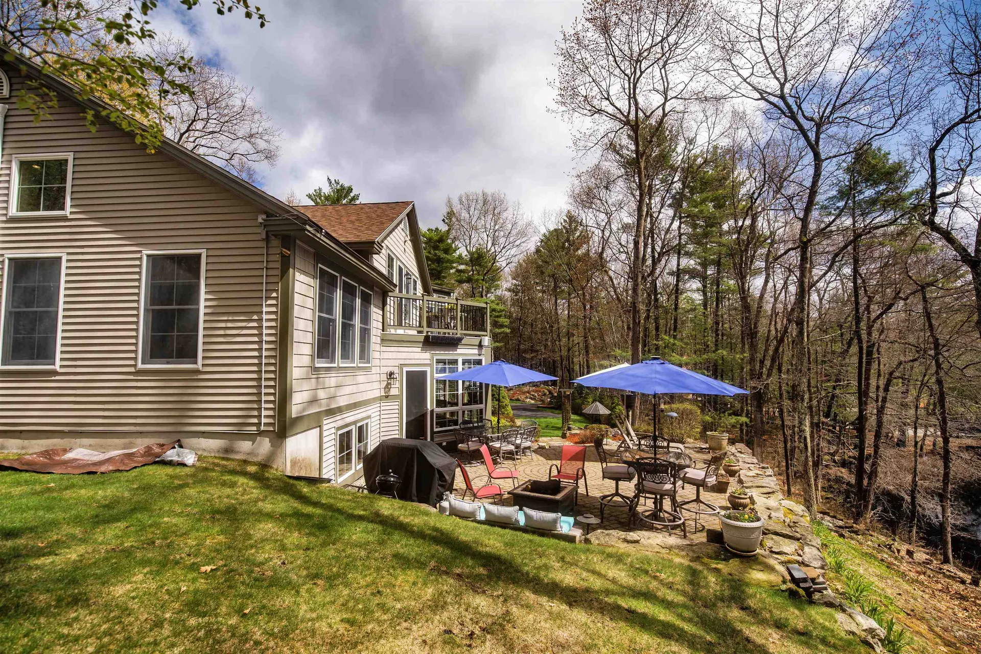 20 Victoria Drive Londonderry NH 03053