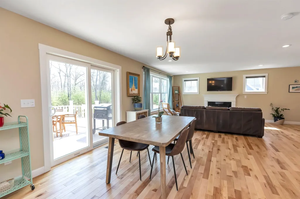 39 Calla Road Londonderry NH 03053