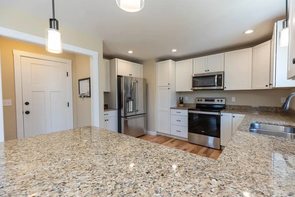 39 Calla Road Londonderry NH 03053