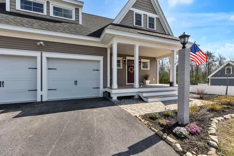 39 Calla Road Londonderry NH 03053