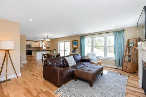 39 Calla Road Londonderry NH 03053