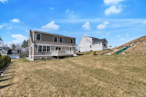 39 Calla Road Londonderry NH 03053