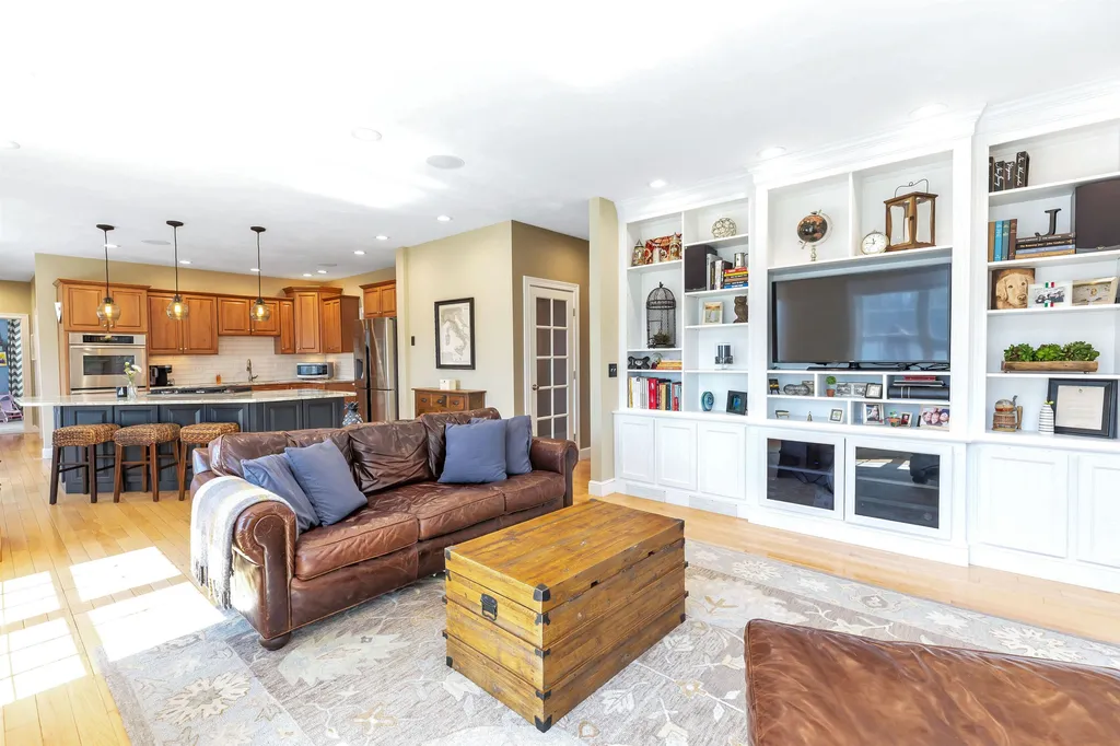 79 Long Hill Road Hollis NH 03049
