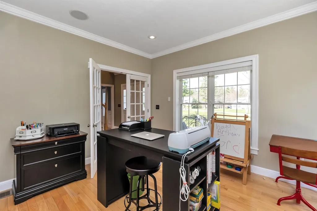 79 Long Hill Road Hollis NH 03049