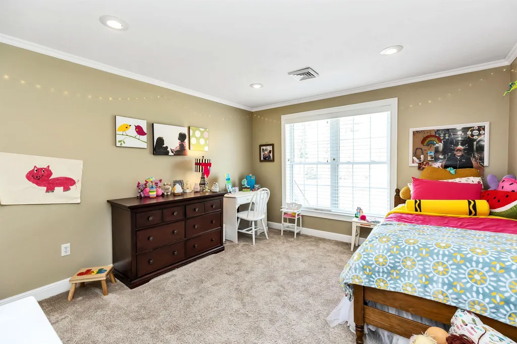 79 Long Hill Road Hollis NH 03049