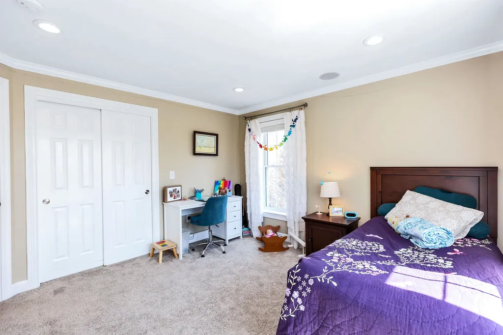 79 Long Hill Road Hollis NH 03049