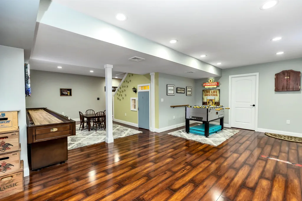 79 Long Hill Road Hollis NH 03049