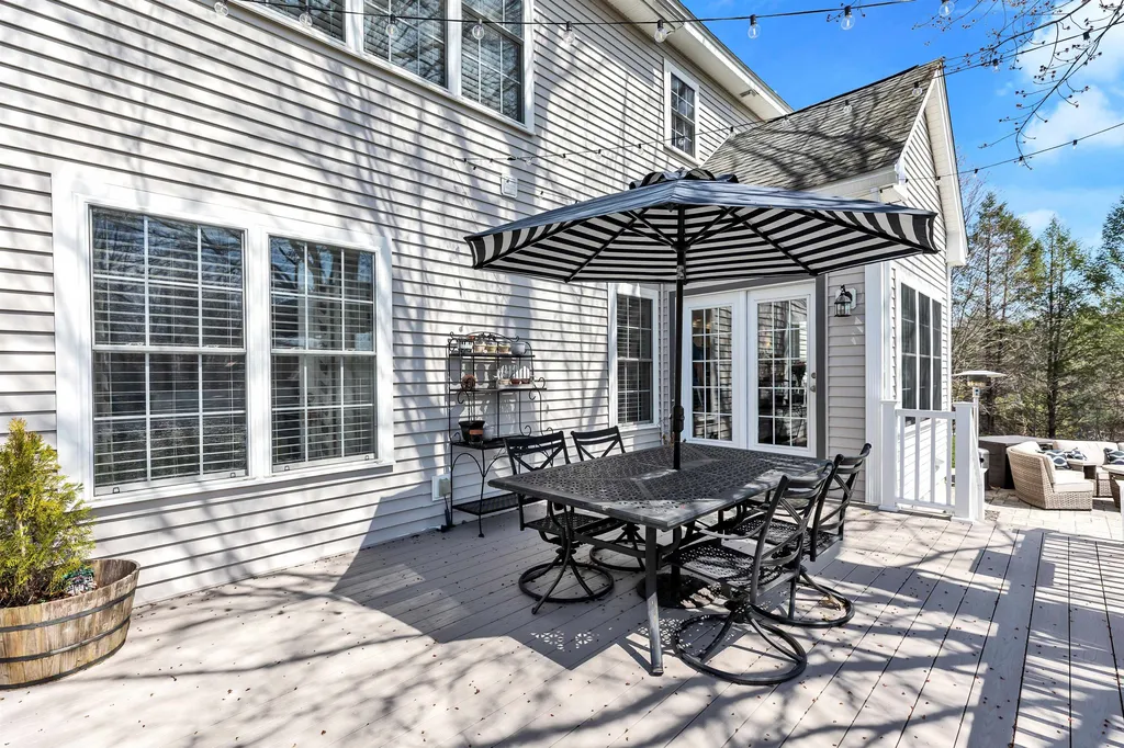 79 Long Hill Road Hollis NH 03049