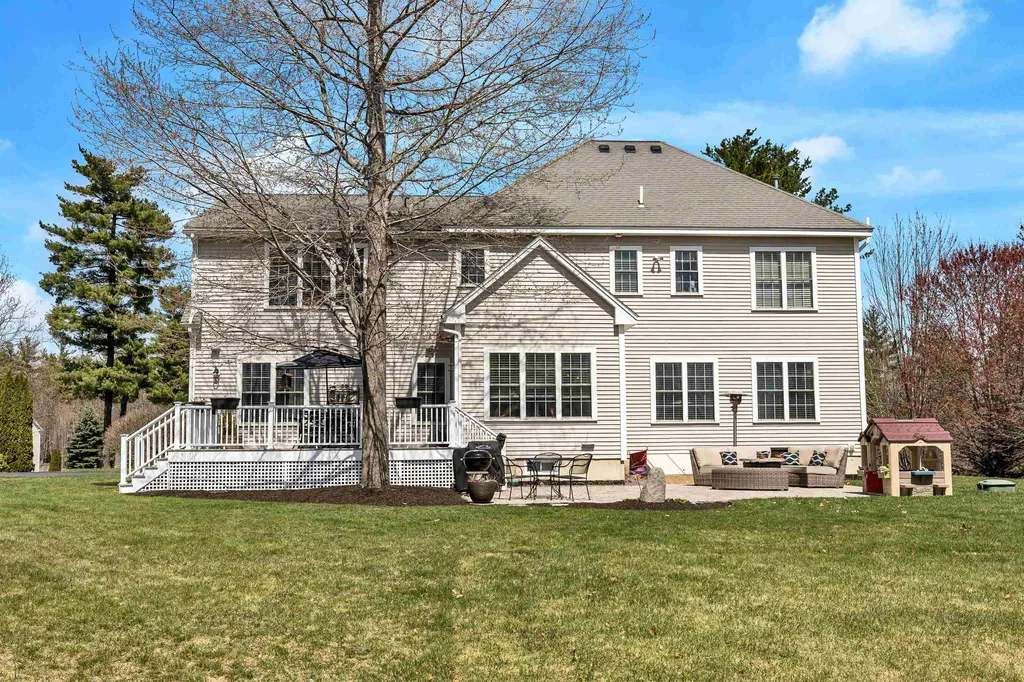79 Long Hill Road Hollis NH 03049