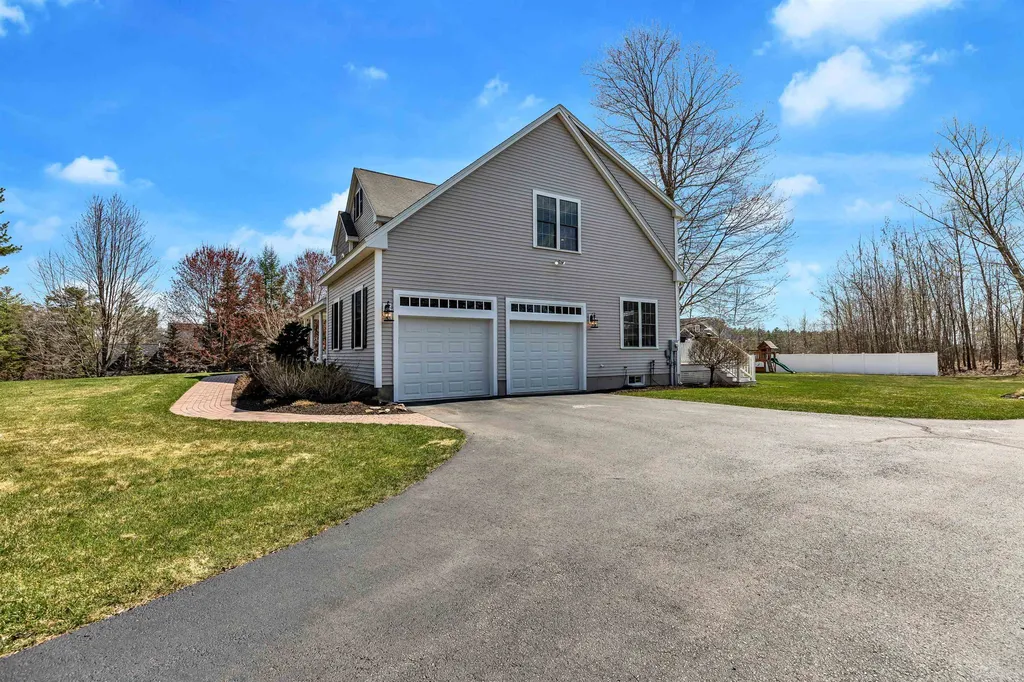 79 Long Hill Road Hollis NH 03049