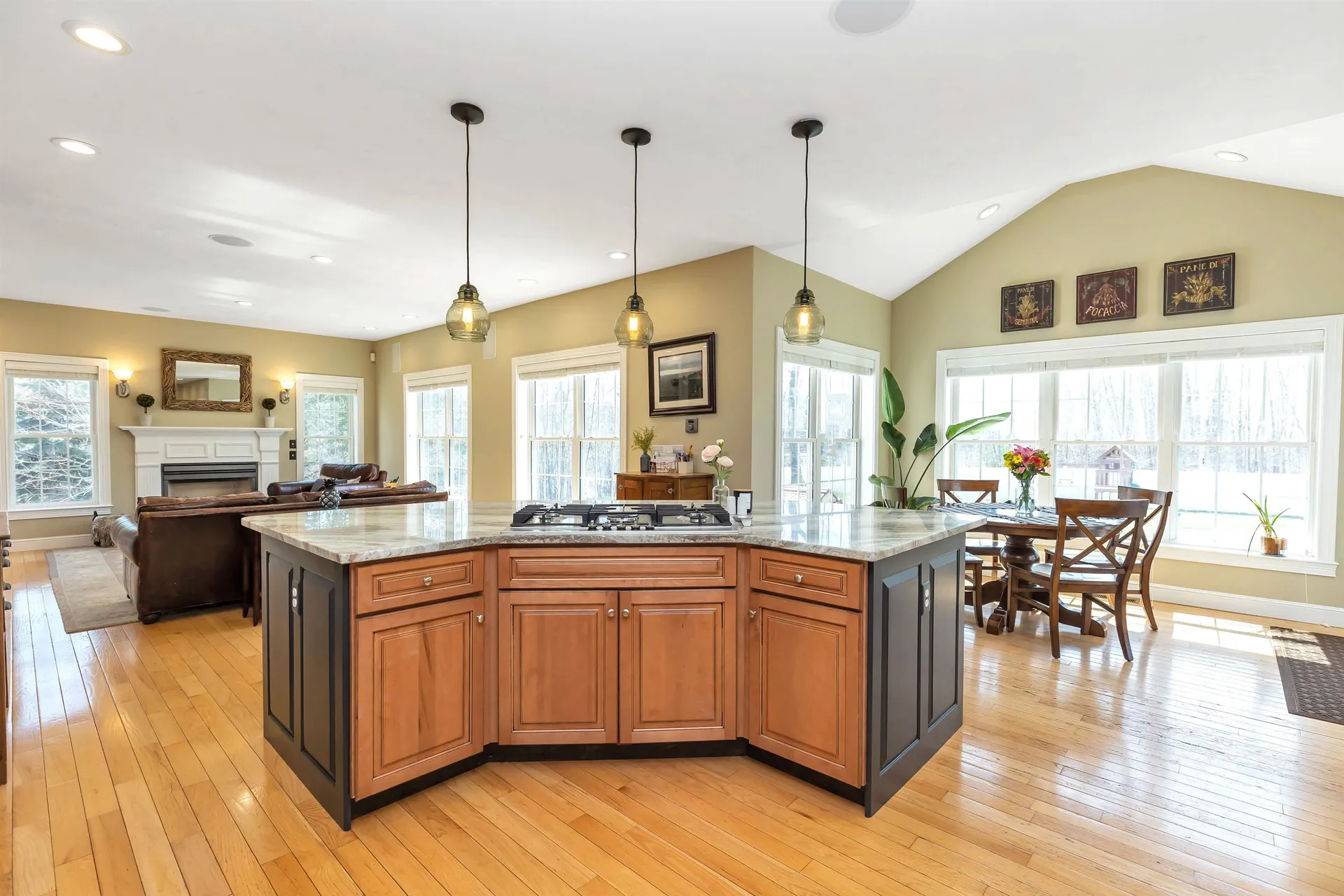 79 Long Hill Road Hollis NH 03049
