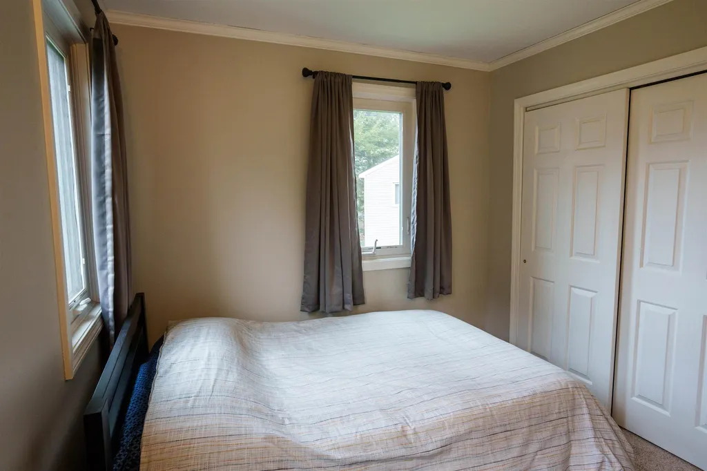 76 Colonial Drive Hartford VT 05001