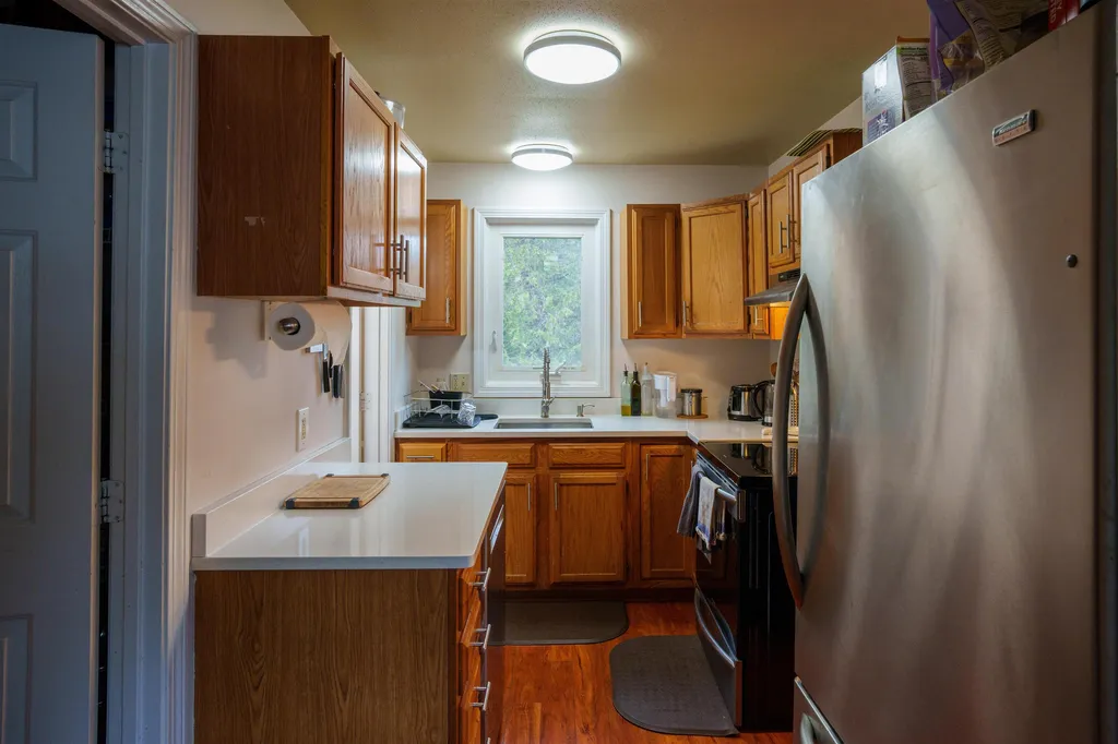76 Colonial Drive Hartford VT 05001