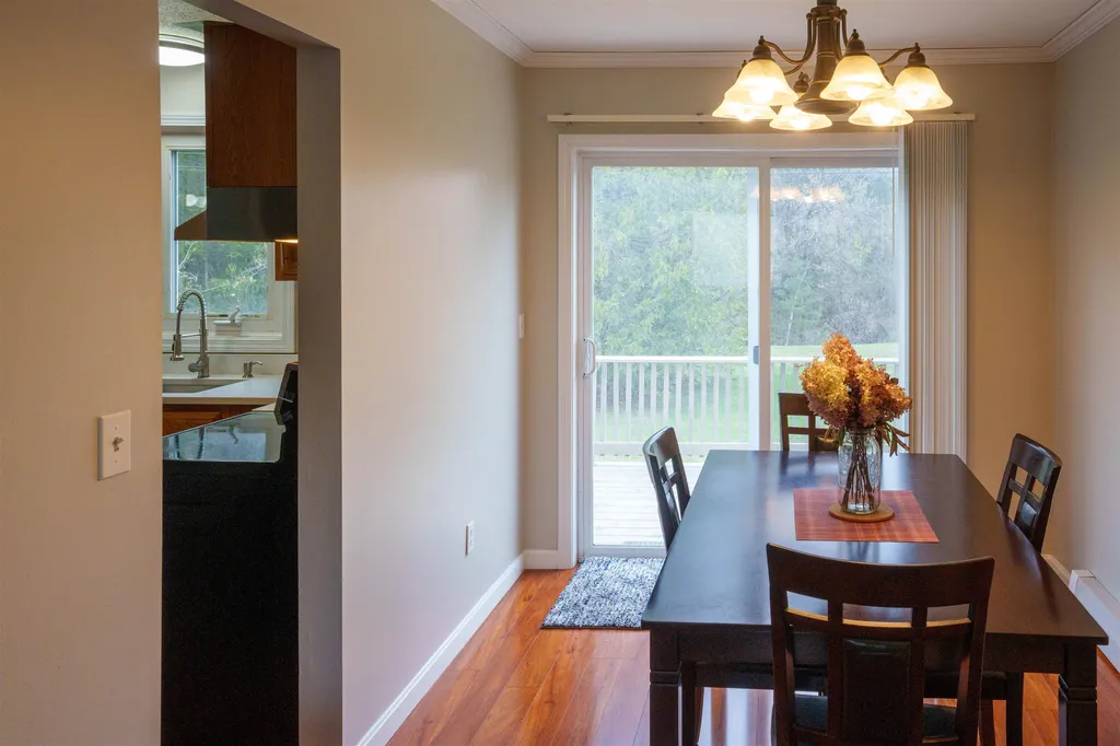 76 Colonial Drive Hartford VT 05001