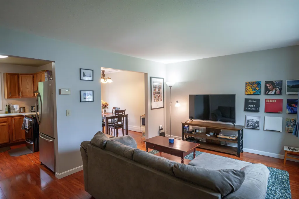 76 Colonial Drive Hartford VT 05001