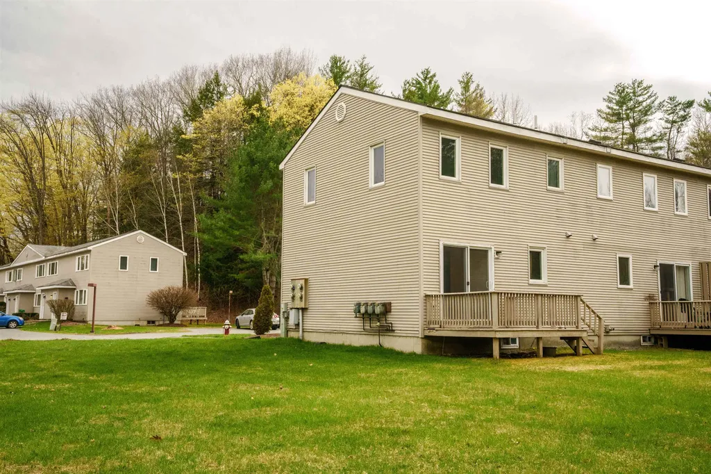 76 Colonial Drive Hartford VT 05001