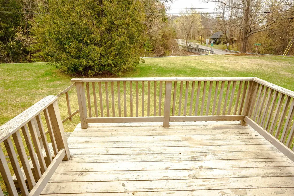 76 Colonial Drive Hartford VT 05001