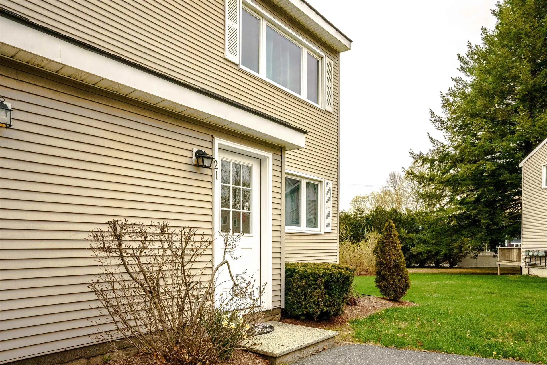 76 Colonial Drive Hartford VT 05001