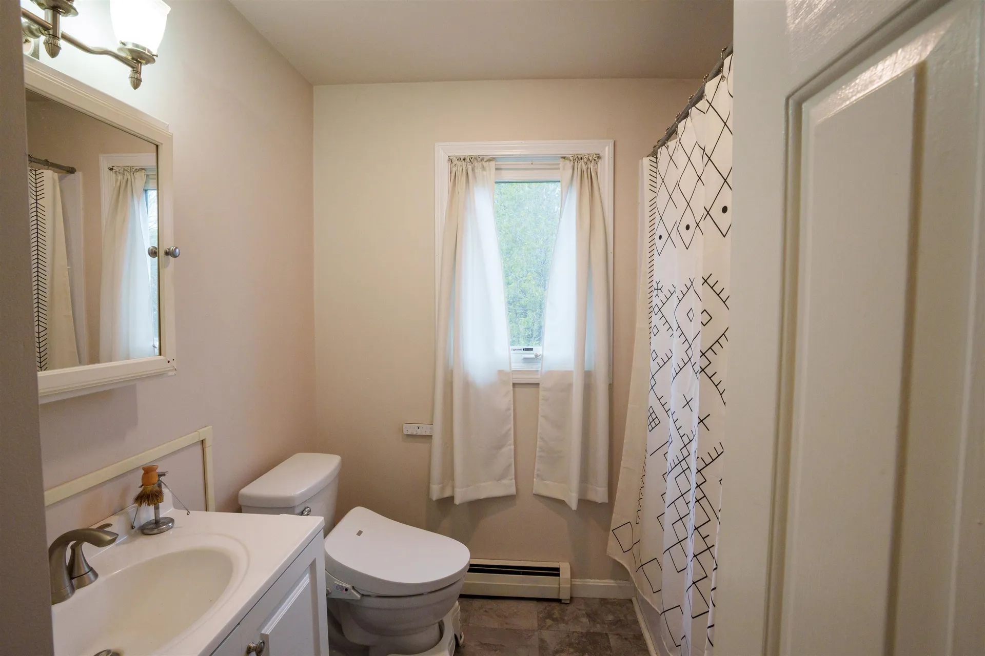 76 Colonial Drive Hartford VT 05001