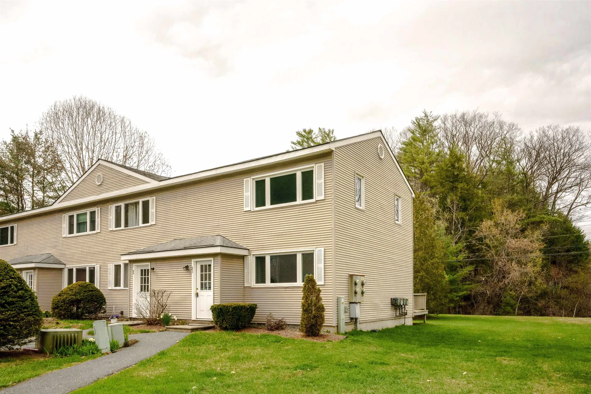 76 Colonial Drive Hartford VT 05001