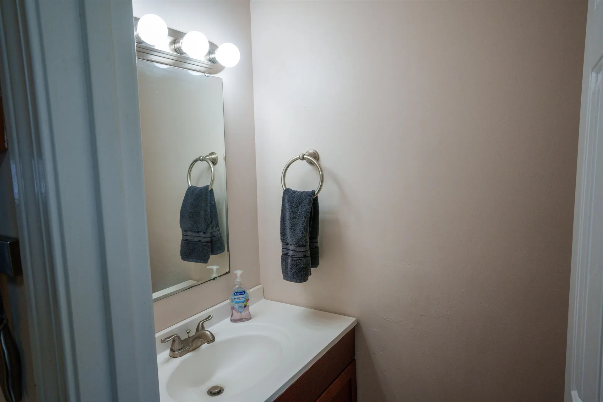 76 Colonial Drive Hartford VT 05001
