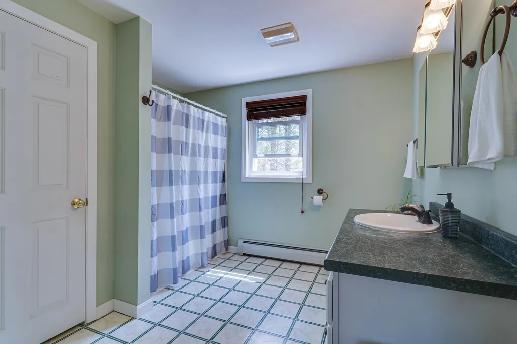 50 Lamprey Village Drive Epping NH 03042