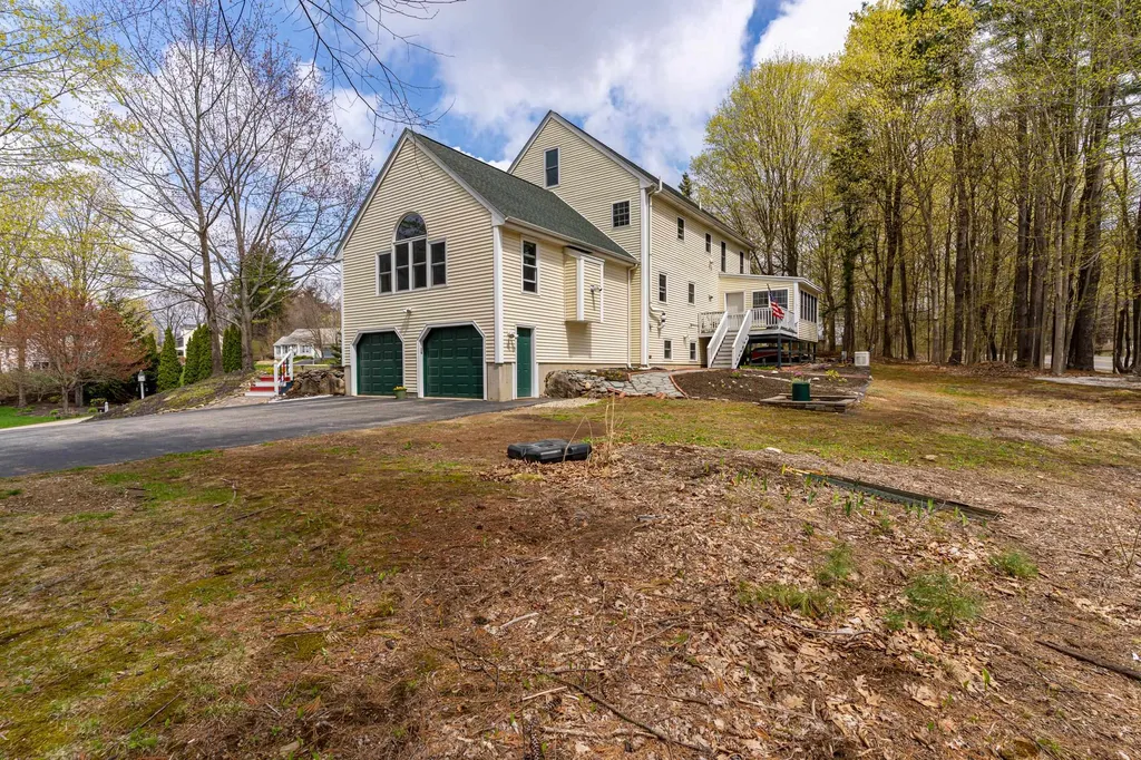 50 Lamprey Village Drive Epping NH 03042