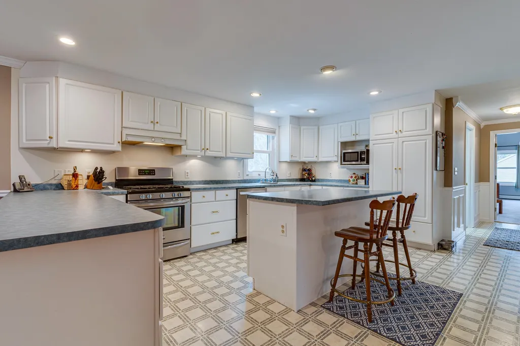50 Lamprey Village Drive Epping NH 03042