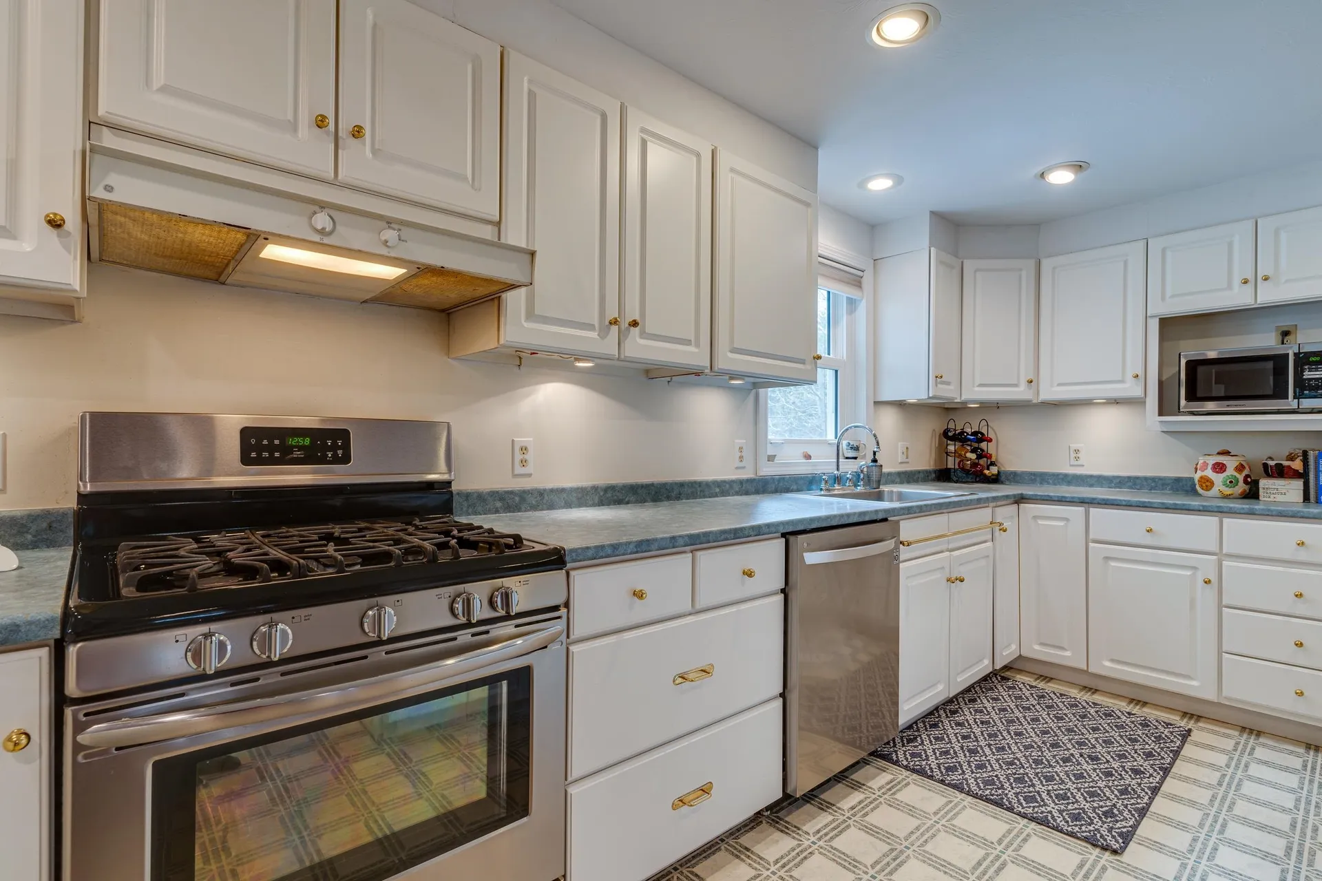 50 Lamprey Village Drive Epping NH 03042