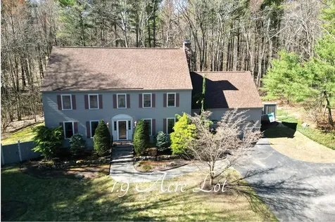 5 Applewood Drive Derry NH 03038