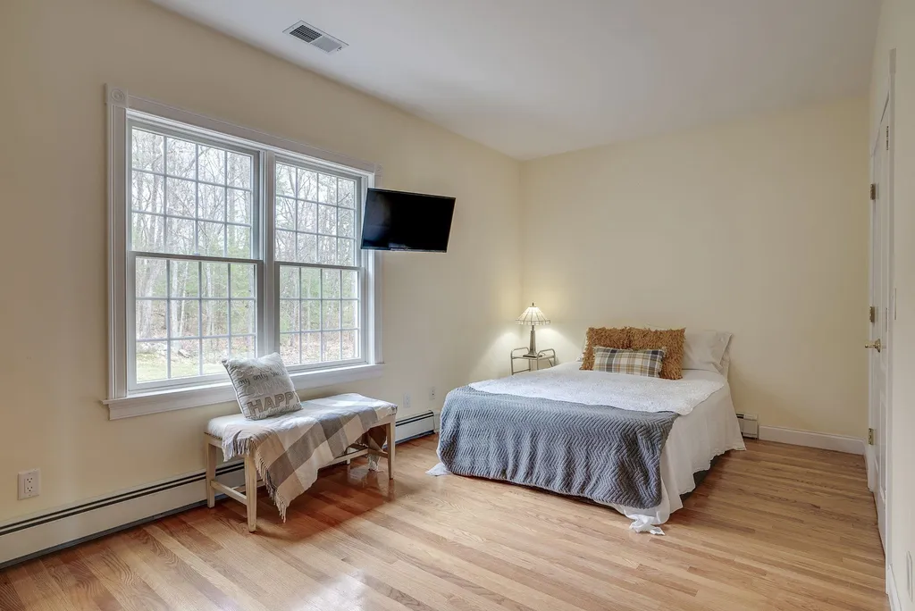 56 Dogwood Circle Pelham NH 03076-2248