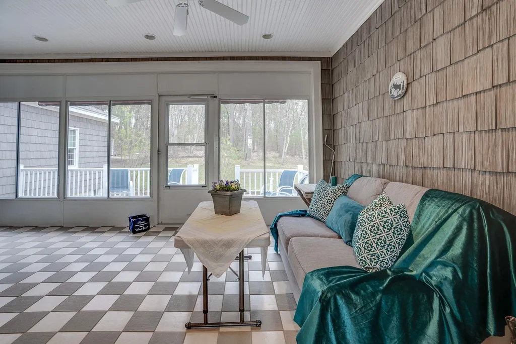56 Dogwood Circle Pelham NH 03076-2248