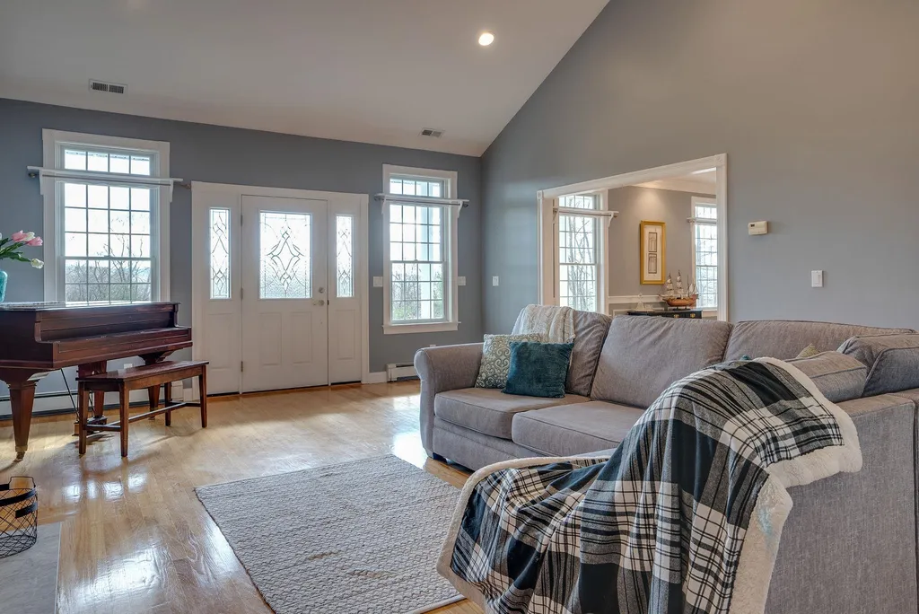 56 Dogwood Circle Pelham NH 03076-2248